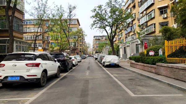 粤有钱 破局停车之困：一个开放式老旧社区的治理突围战